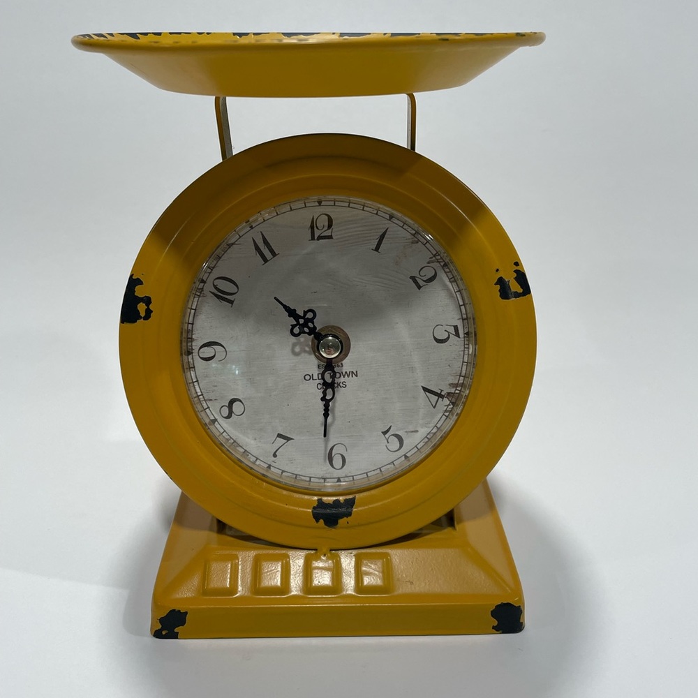 NWT Vintage Look Clock